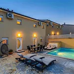 Four-bedroom In 別荘 *