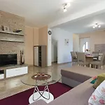 Four-bedroom In * ボドニャン