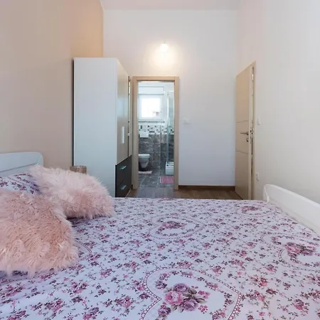 Holiday home Cozy In Vodnjan With Wifi Mednjan
