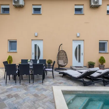 Holiday home Cozy In Vodnjan With Wifi *