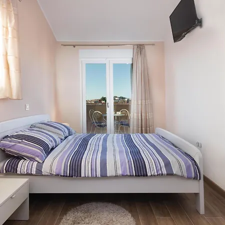 別荘 Four-bedroom In ボドニャン