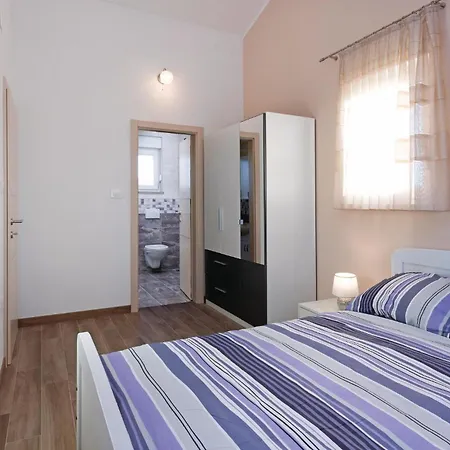 Holiday home Cozy In Vodnjan With Wifi