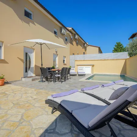 Holiday home Cozy In Vodnjan With Wifi Mednjan