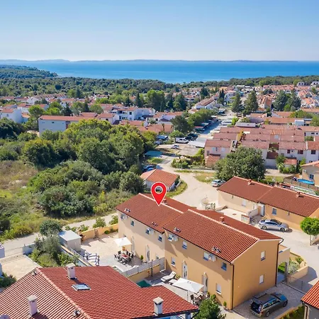 Ferienhaus Four-bedroom In Vodnjan